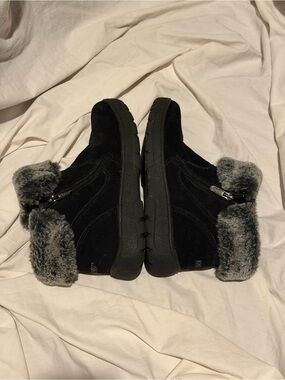 Women’s Khombu Black Winter Ankle Boots with Gray Faux-Fur Cuff